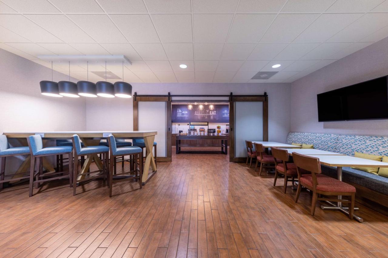 Hampton Inn Saint Robert Esterno foto
