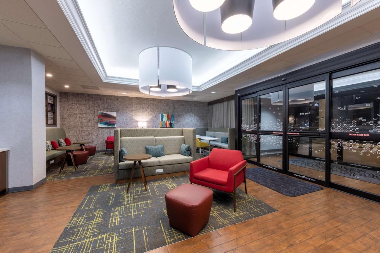 Hampton Inn Saint Robert Esterno foto
