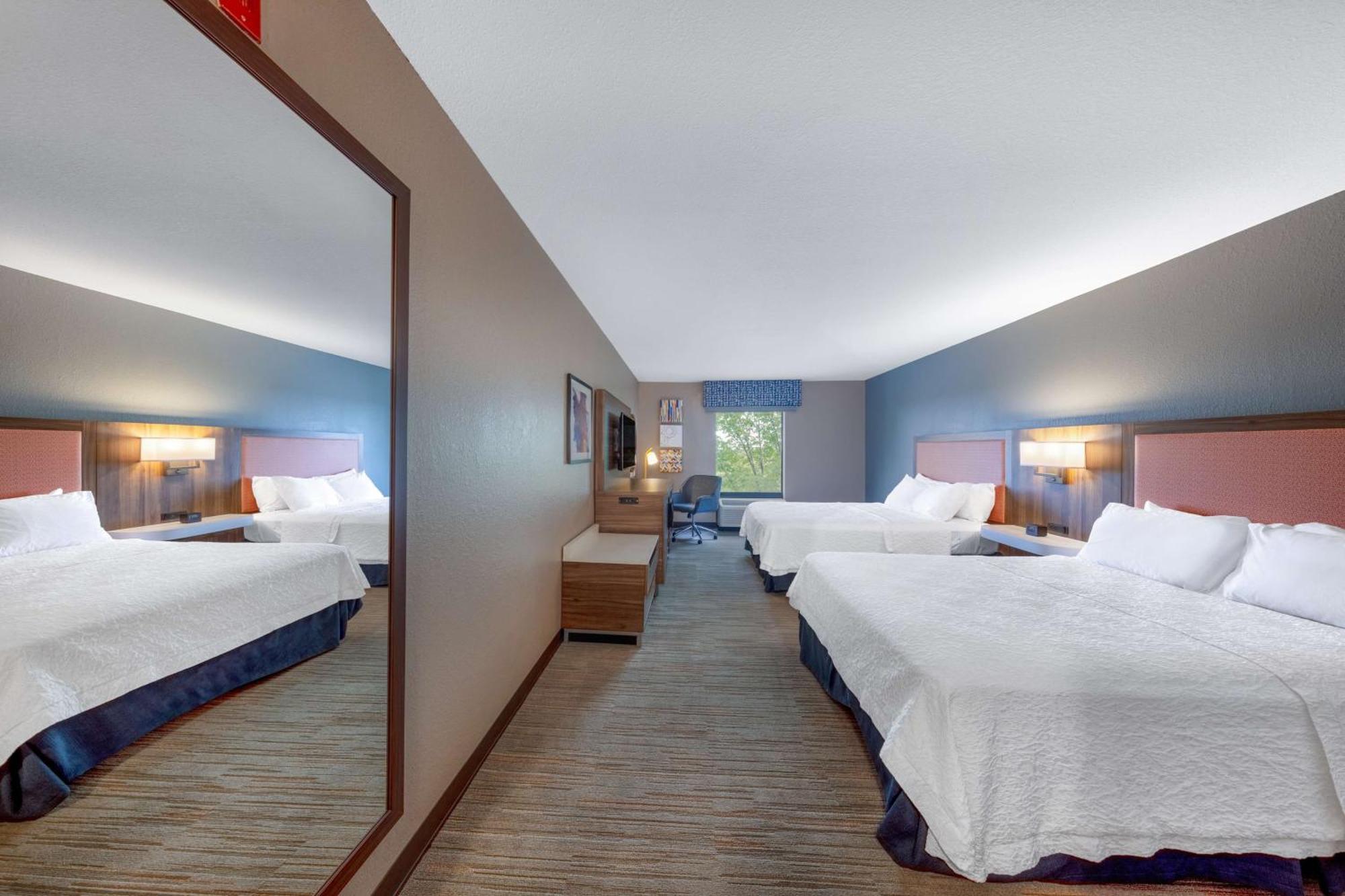 Hampton Inn Saint Robert Esterno foto
